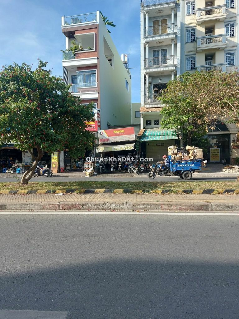 Bán nhà mặt tiền KD Lê Thúc Hoạch 4x20 3 lầu đẹp