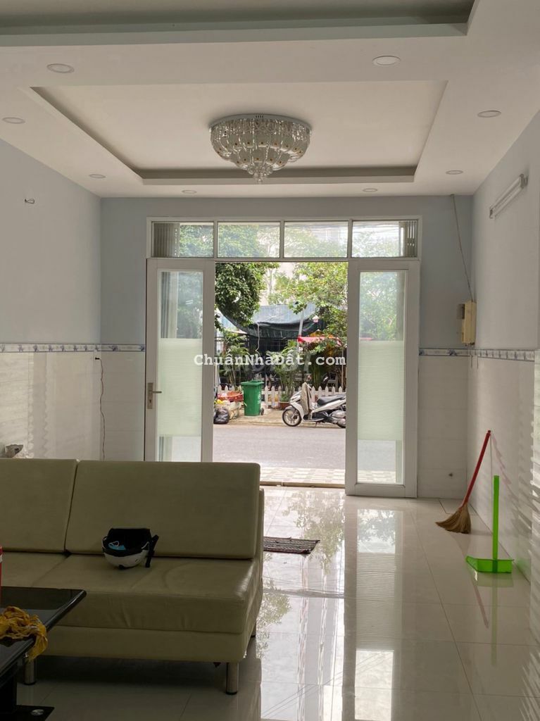 Bán nhà mặt tiền KD Lê Thúc Hoạch 4x20 3 lầu đẹp