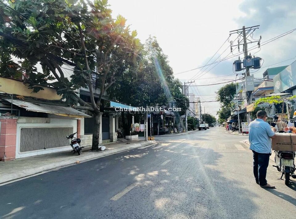 Mặt Tiền 13m Lê Lâm - Khu Họ Lê ( 4,1x20m, Cấp 4 tiện xây ) chỉ 8 tỷ Mặt Tiền 13m Lê Lâm - Khu Họ Lê ( 4,1x20m, Cấp 4 tiện xây ) chỉ 8 tỷ