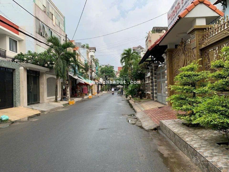 Bán nhà DT: 4,20m x 21m, vuông vức. Hẻm trước nhà 8m thông Bán nhà DT: 4,20m x 21m, vuông vức. Hẻm trước nhà 8m thông