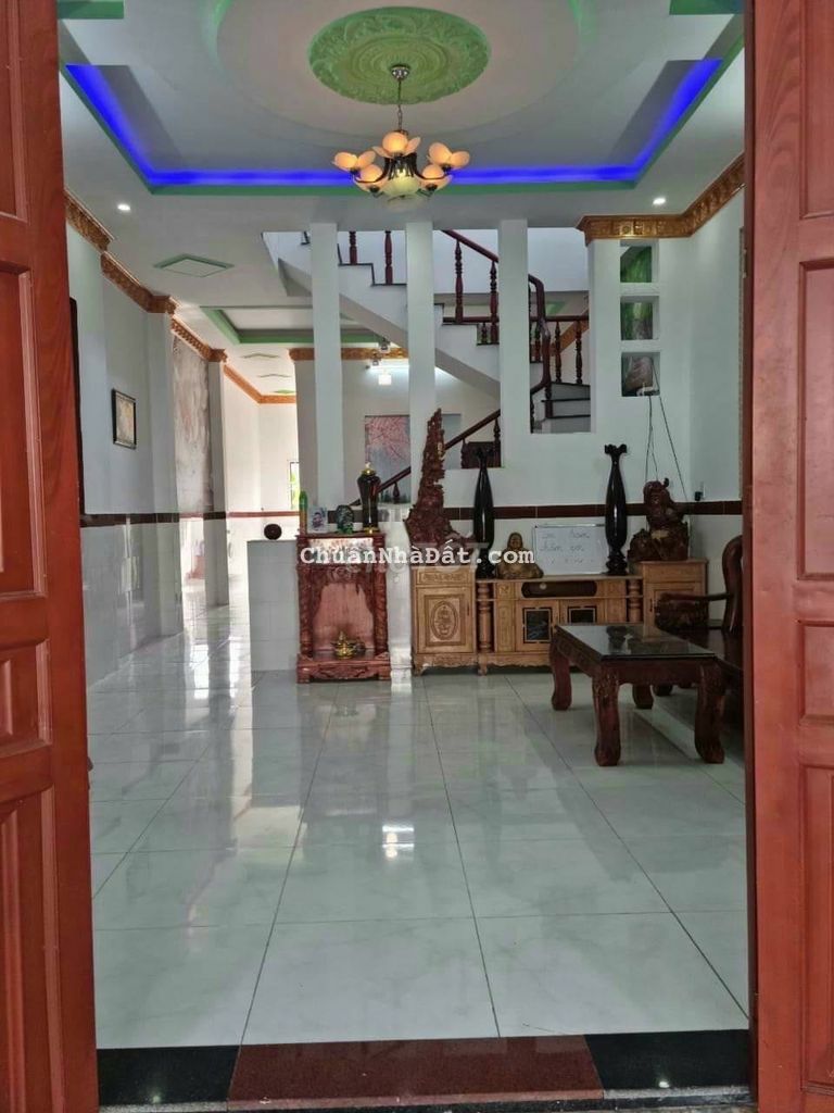 Kẹt tiền cần bán gấp nhà sổ riêng trệt lầu 100m2 sân xe hơi