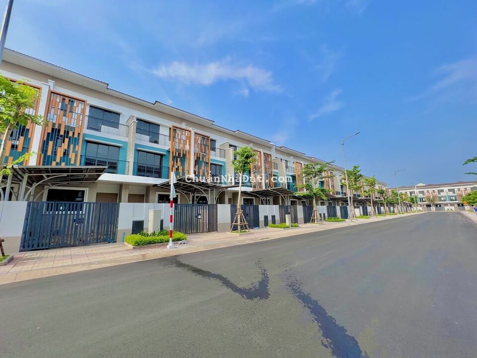 Bán Căn 3 Tầng Sun Casa Central - View công viên chỉ 2,9 Tỷ