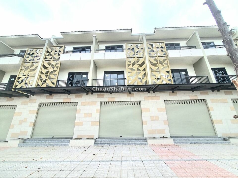 Cần Bán Căn 3 Tầng Sun Casa Central Mặt Đường DB 4 - F0 Từ CĐT VSIP