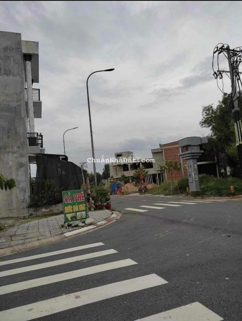 BÁN NHÀ mới xây, 890 triệu vào ở ngay, sát chợ vĩnh tân