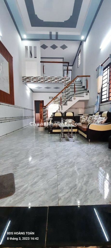 Bán nhà SC sân xe hơi giá chỉ 990 triệu