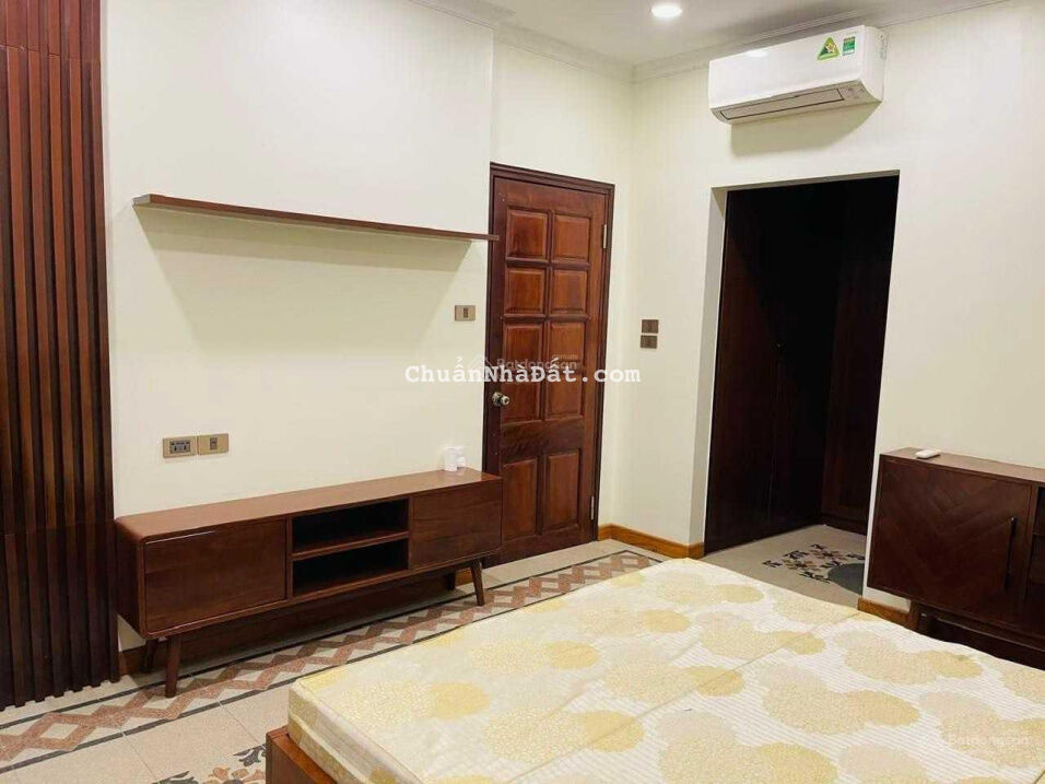 Bán biệt thự Xuân Diệu - Tây Hồ - 100m2 x 5 tầng - MT 9m - lô góc - ô tô đỗ cổng - thang máy