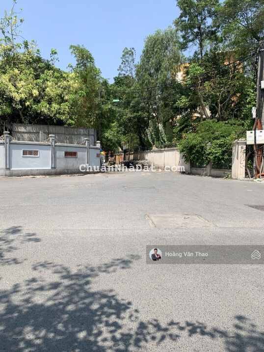 Bán đất tặng nhà 3 tầng Lạc Long Quân 115m2 mặt tiền 10m đi bộ 2p ra Hồ Tây cách ô tô 20m hơn 10tỷ