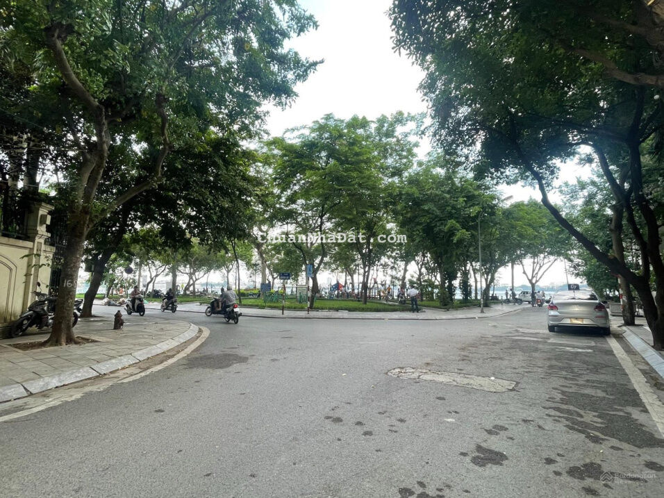 Bán tòa căn hộ dịch vụ - Quảng An - Lô góc 115m2 8 tầng - KD 2.1 tỷ/năm - Giá 35 tỷ - LH 0938010596