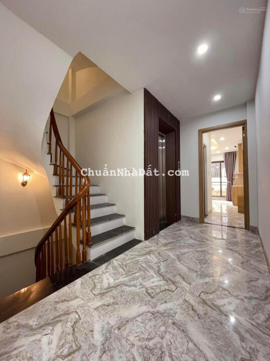 Chủ em cần tiền gấp - Giảm sâu hơn 1 tỷ - Căn nhà Xuân La 120m2 - Giá chào 9,5 tỷ