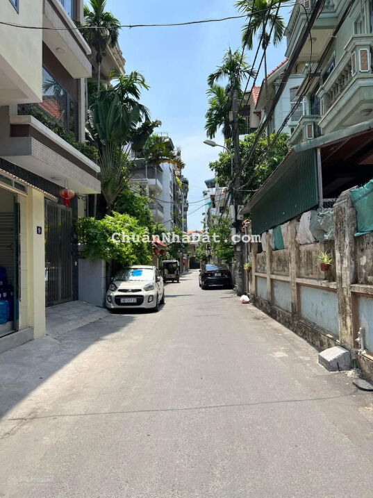 Chính chủ bán gấp nhà phân lô Lạc Long Quân, Xuân La, Tây Hồ 140m2 MT 6m giá hơn 19 tỷ ô tô vào nhà