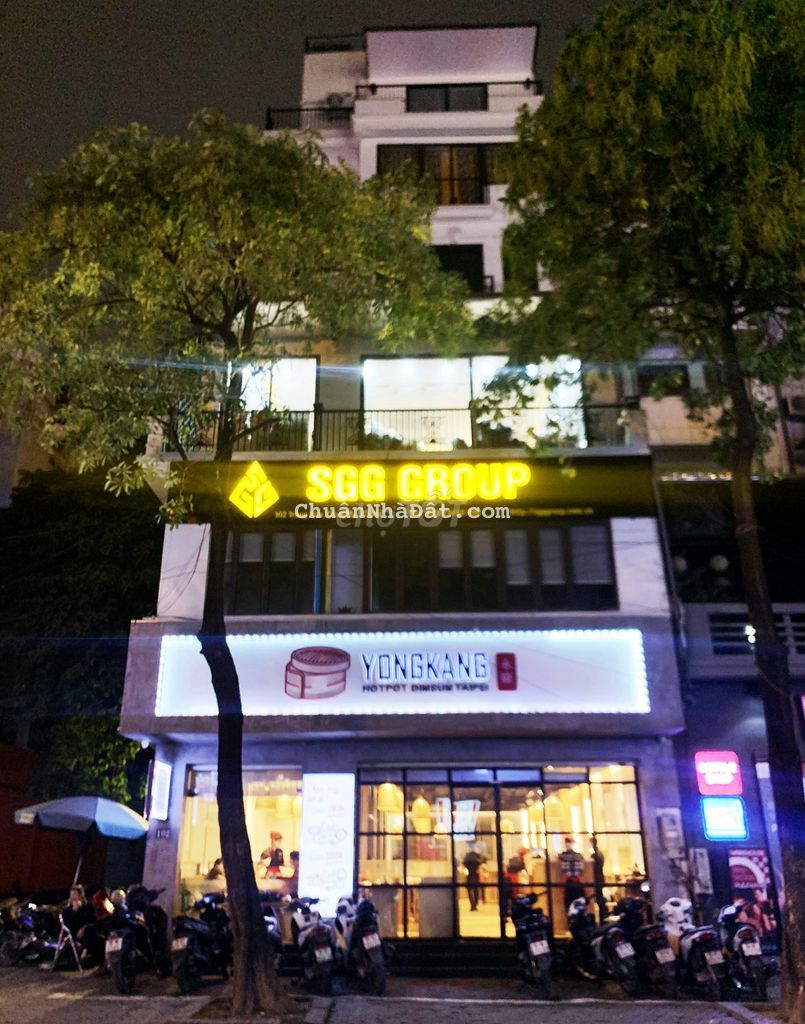 Gộp tài sản, bán nhà mặt phố Quảng An, View Hồ Tây. Dt 183m2, 6 tầng