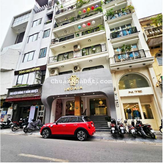 Bán căn nhà mặt phố Quảng Khánh, dt 186m2, 6 tầng, View thẳng Hồ Tây