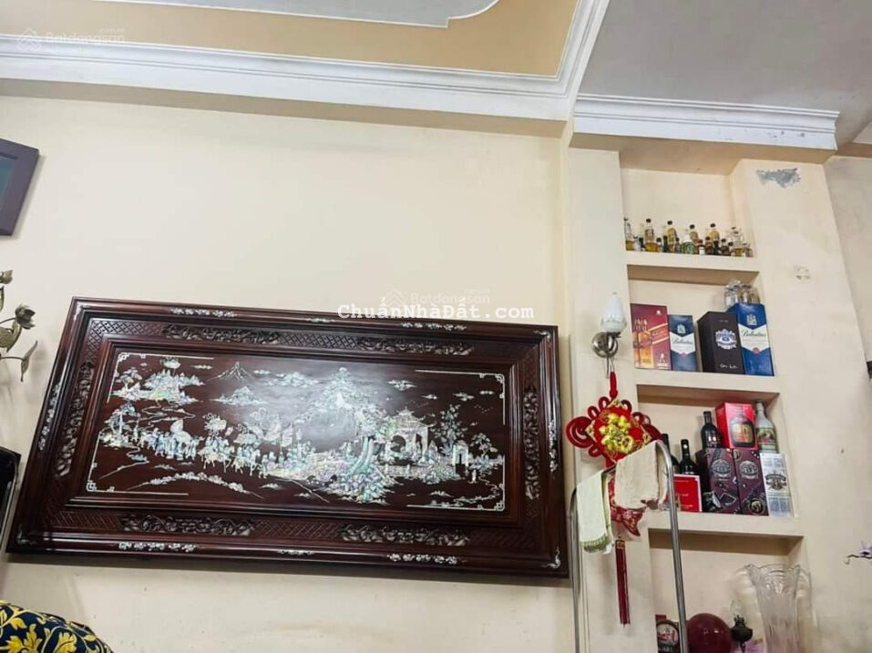 Siêu hiếm! Bán nhà ngõ 38 Xuân La, Tây Hồ, 35m2, 4 tầng, giá chỉ hơn 3 tỷ, dân xây, ở luôn