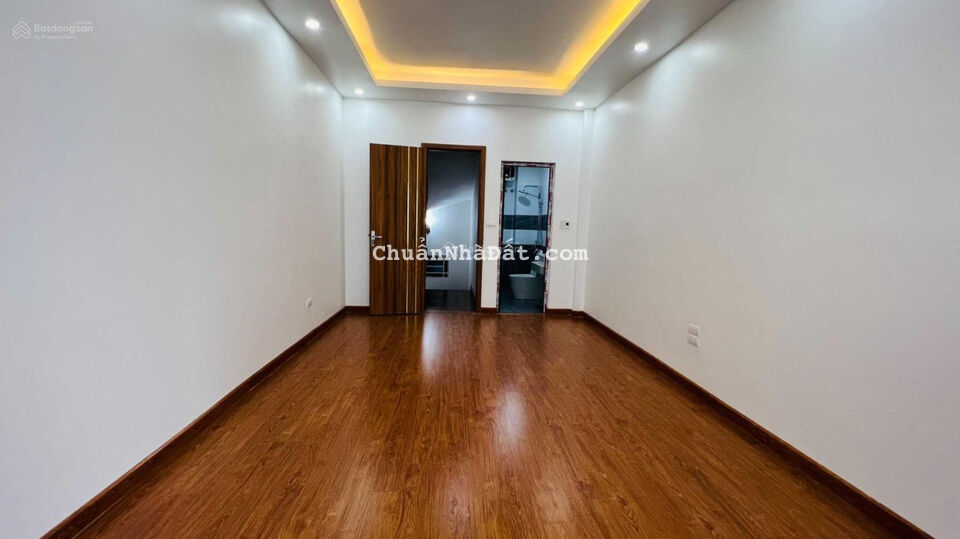 Bán nhà 35 m2 x 5T lô góc mới koong An Dương Vương, Phú Thượng, Tây Hồ ngõ thoáng - sân rông 3,7 tỷ
