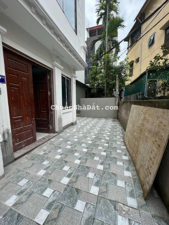 Rẻ nhất khu vực An Dương Vương, Tây Hồ 3,8 tỷ 5 tầng 36m2, ngõ rộng thênh thang nhanh tay thì còn