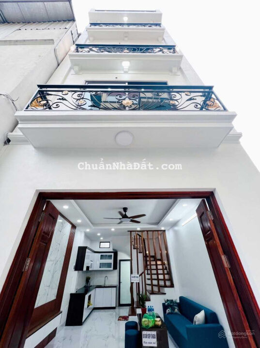 Bán nhà Thuỵ Khuê, Tây Hồ đẹp lung linh 36m2 x 5 tầng 4.8 tỷ thiết kế cực đẹp gần phố dân trí cao