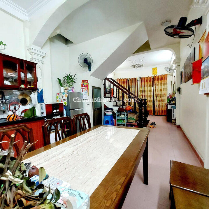 Bán đất tặng nhà 4 tầng Xuân La, 2 thoáng, 38m2, sổ đỏ đẹp, chỉ 3.5 tỷ