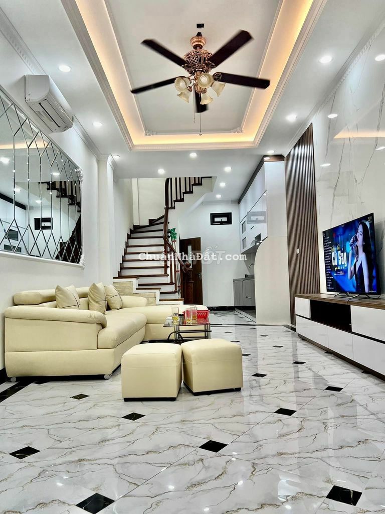 THụy Khuê-40M2 5T Nhỉnh 4 Tỷ-Ngõ Nông Gần Phố