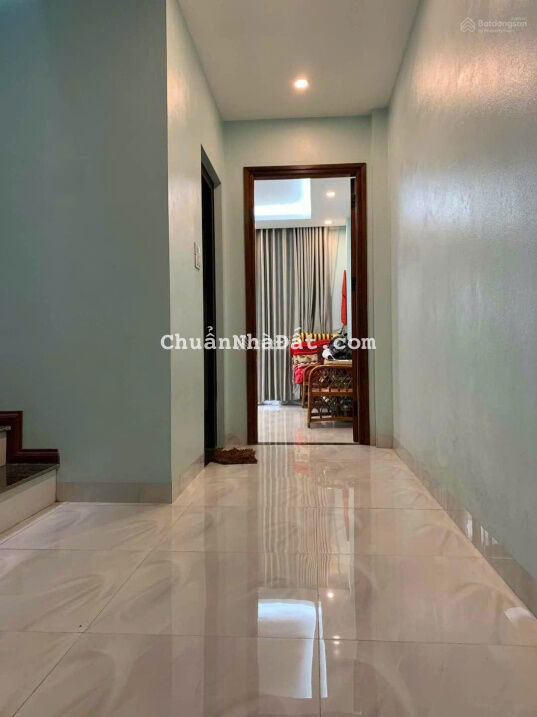 Bán nhà ngõ 603 Lạc Long Quân, sát quận uỷ Tây Hồ, 2 thoáng, 40m2, 5 tầng, 6 tỷ