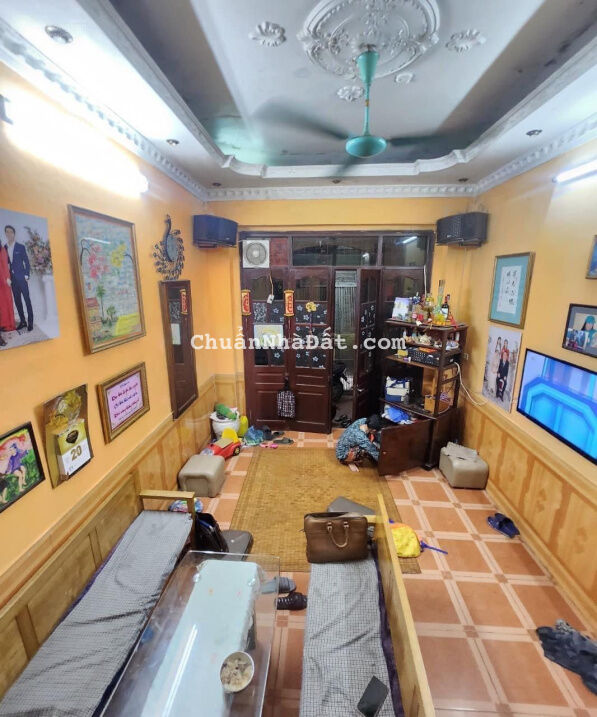 Bán Gấp Nhà Thụy Khuê 41m 5T 4.8 tỷ Cực gần Phố 

CHỦ MỚI VỀ THÊM VÀI THÙNG SƠN LÀ ĐẸP