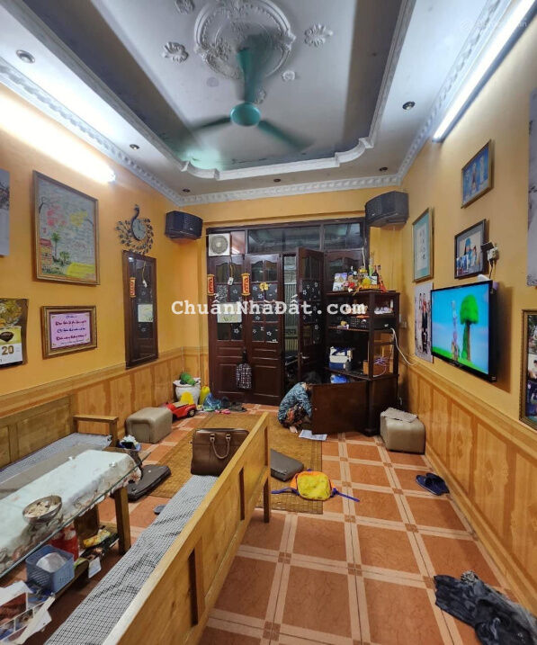 Bán Gấp Nhà Thụy Khuê 41m 5T 4.8 tỷ Cực gần Phố 

CHỦ MỚI VỀ THÊM VÀI THÙNG SƠN LÀ ĐẸP