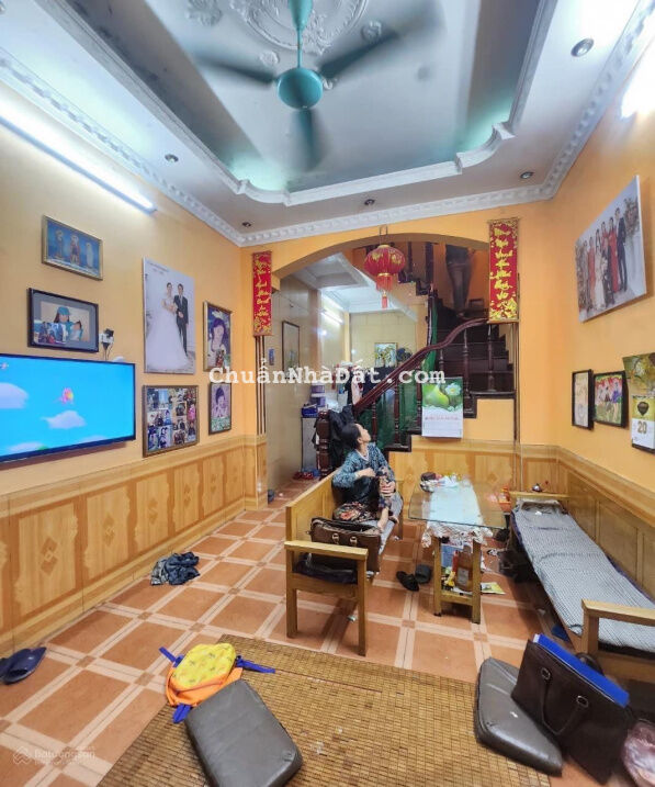 Bán Gấp Nhà Thụy Khuê 41m 5T 4.8 tỷ Cực gần Phố 

CHỦ MỚI VỀ THÊM VÀI THÙNG SƠN LÀ ĐẸP