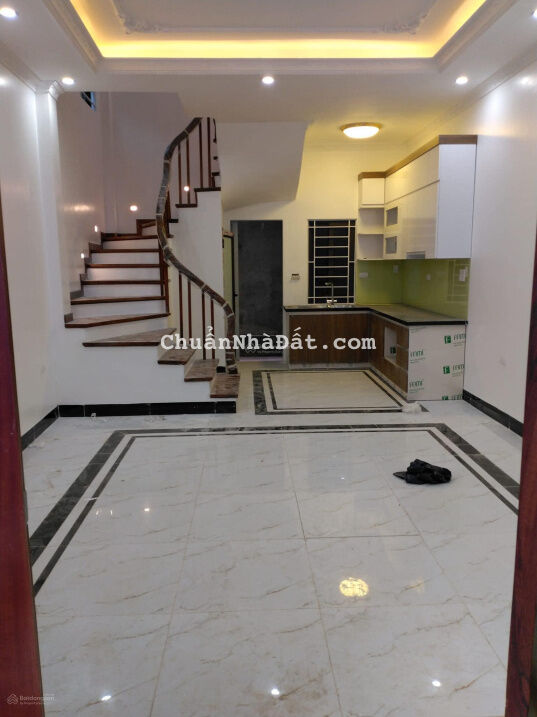 Nhà mới tinh, đến ở luôn. 48m2 x 5 tầng, 2 mặt thoáng Tứ Liên, Âu Cơ. Giảm 300 triệu cho khách mua