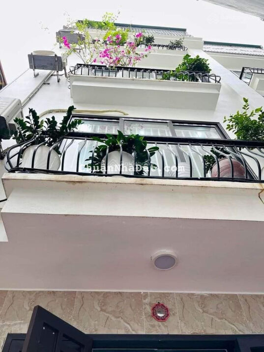 Nhà mới tinh, đến ở luôn. 48m2 x 5 tầng, 2 mặt thoáng Tứ Liên, Âu Cơ. Giảm 300 triệu cho khách mua