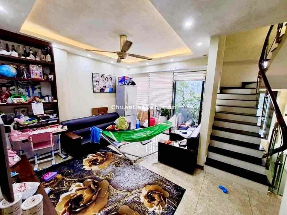 Xuân La-Tây Hồ 50m2-Lô Góc-Ô Tô Vào Nhà-Ô Chờ Thang Máy-Nhỉnh 6tỷ