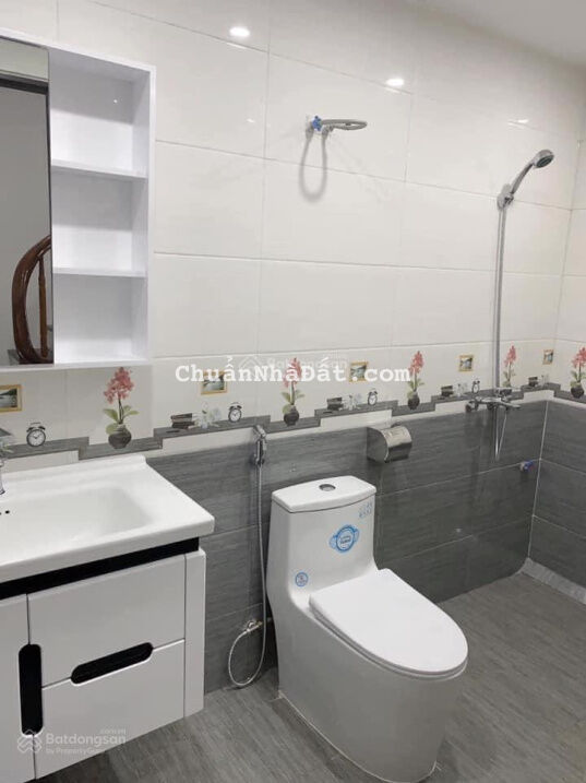 Chính chủ Xuân La, Dân Xây, ô tô đỗ cổng, thông, 2 thoáng, 52m2 x 5 tầng, 5.4 tỷ