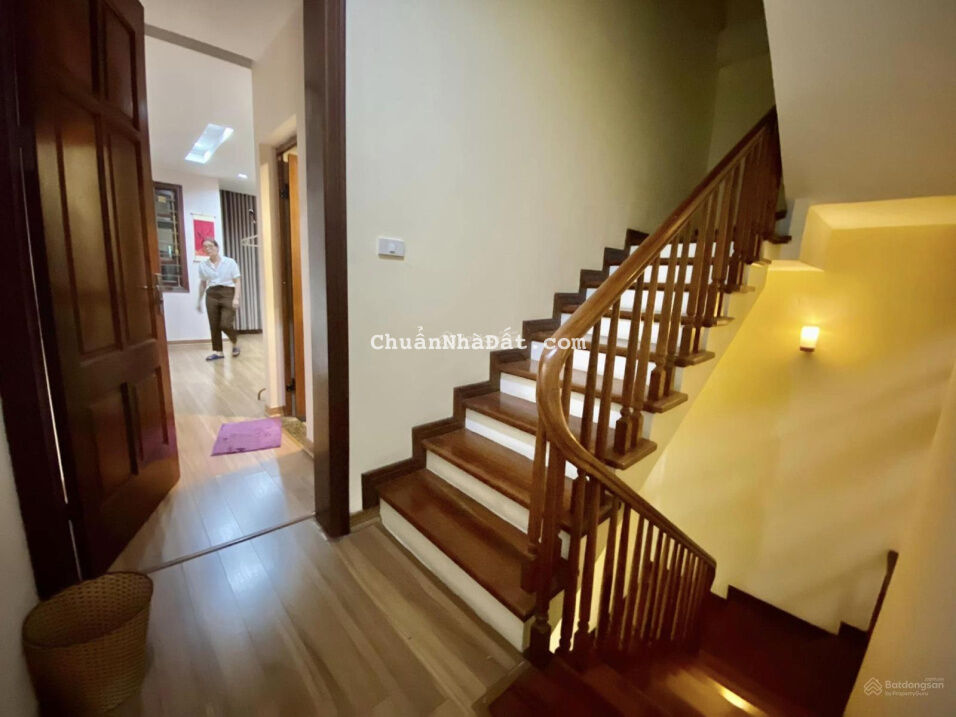 Phố Trịnh Công Sơn kinh doanh - 2 thoáng sát hồ - 55m2 6 tầng 7.7 tỷ Phố Trịnh Công Sơn kinh doanh - 2 thoáng sát hồ - 55m2 6 tầng 7.7 tỷ