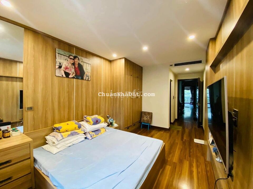 Bán Nhà Mặt Phố Trích Sài-Phố VIP View Hồ Tây Hiếm Nhà Bán