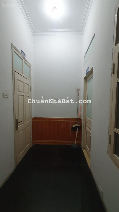 Bán nhà phố Nghi Tàm S: 60m2 5 tầng MT 6m giá 16 tỷ ô tô tránh dừng đỗ ngày đêm (có thương lượng)