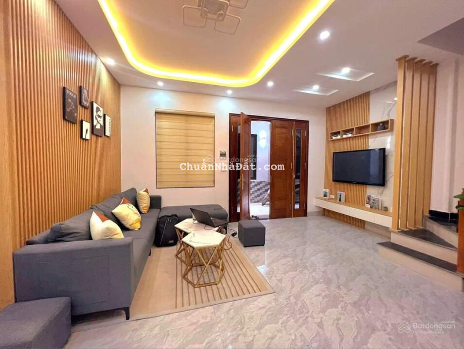 Bắt đáy! Bán nhà gần Hoàng Quốc Việt, dân xây, ô tô, sát phố, 69m2, 4 tầng, 6. X tỷ Bắt đáy! Bán nhà gần Hoàng Quốc Việt, dân xây, ô tô, sát phố, 69m2, 4 tầng, 6. X tỷ