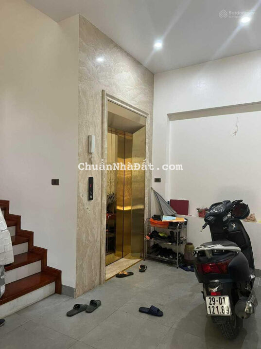 Bán nhà chính chủ ngõ 612 Lạc Long Quân - công viên Nước - 74m2 x 6 tầng - view Hồ Tây - ôtô đỗ cửa