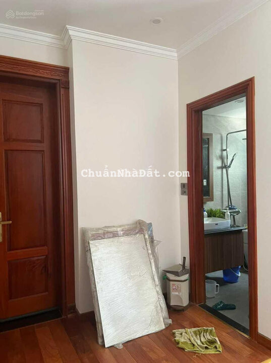 Bán nhà chính chủ ngõ 612 Lạc Long Quân - công viên Nước - 74m2 x 6 tầng - view Hồ Tây - ôtô đỗ cửa