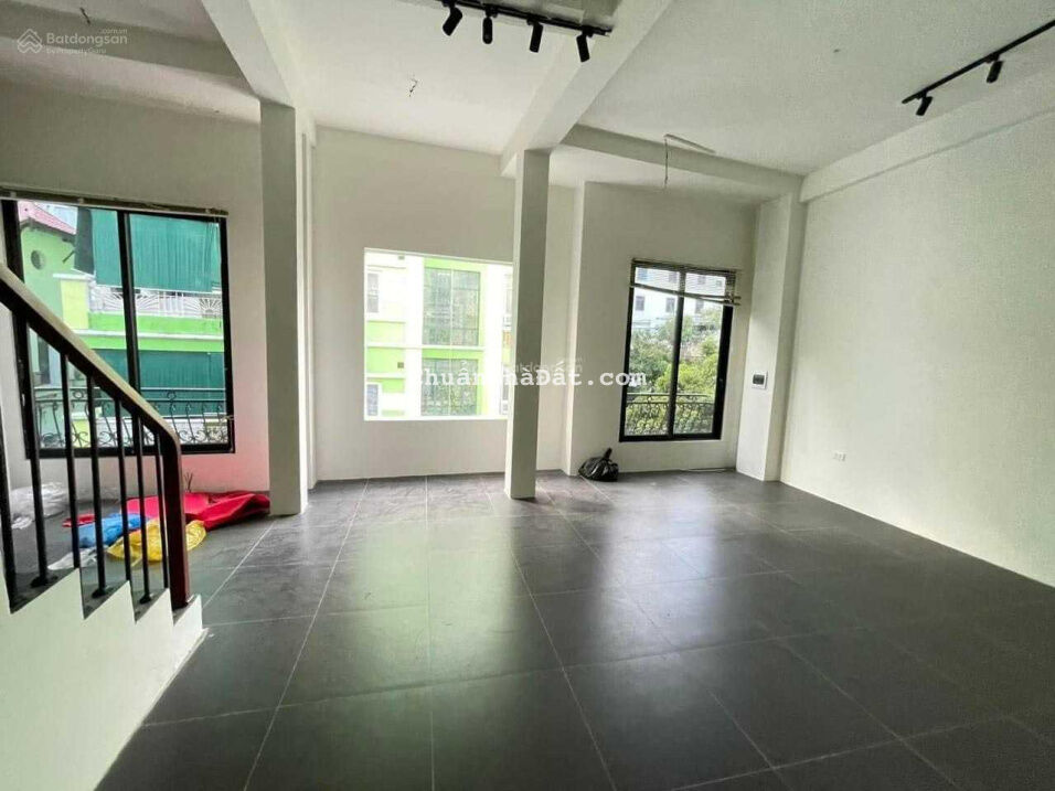 Bán nhà chính chủ Trịnh Công sơn - vài bước ra Hồ Tây - 80m2 x 6 tầng - MT 5m - nở hậu - 2 thoáng