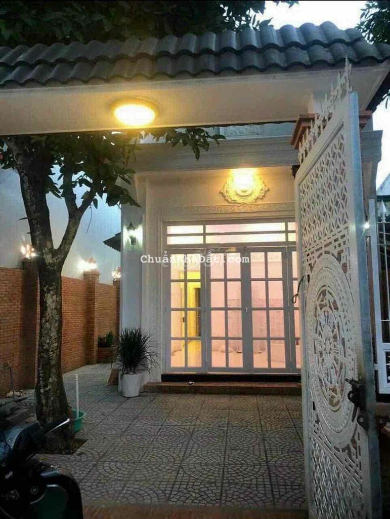 NHÀ GẦN CHỢ VƯỢT LŨ P8. TPVL. NHÀ RỘNG GIÁ HỮU NGHỊ NHÀ GẦN CHỢ VƯỢT LŨ P8. TPVL. NHÀ RỘNG GIÁ HỮU NGHỊ