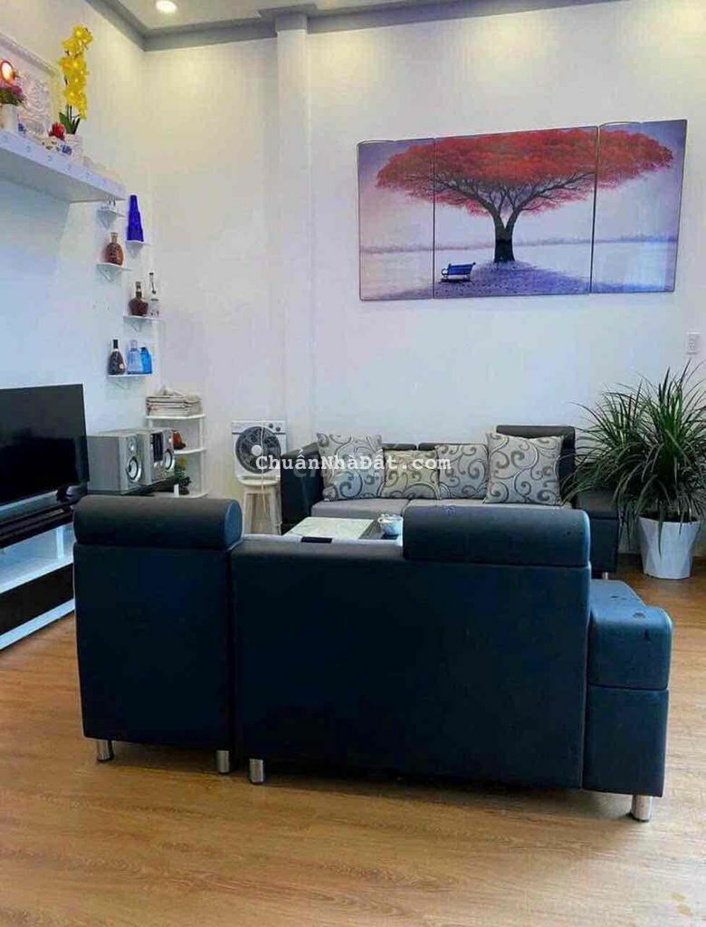 NHÀ GẦN CHỢ VƯỢT LŨ P8. TPVL. NHÀ RỘNG GIÁ HỮU NGHỊ NHÀ GẦN CHỢ VƯỢT LŨ P8. TPVL. NHÀ RỘNG GIÁ HỮU NGHỊ