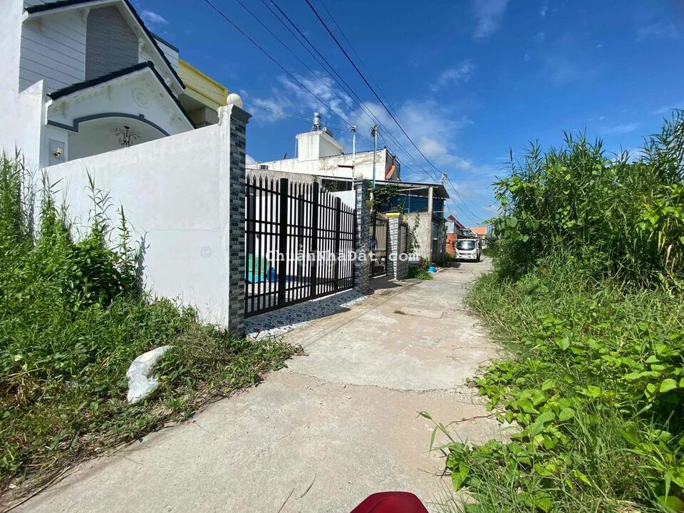 NHÀ trệt lửng CÓ SỞ HỮU HẺM Ô TÔ CÁCH ĐƯỜNG TIẾN THÀNH 60m. NHÀ trệt lửng CÓ SỞ HỮU HẺM Ô TÔ CÁCH ĐƯỜNG TIẾN THÀNH 60m.