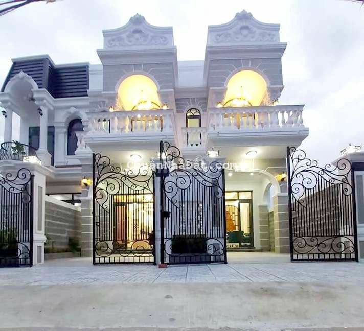 Nhà mới xây Khu Biệt thự Ngọc Vân P3 TP Vĩnh Long (sân đậu ô tô 7 chổ)