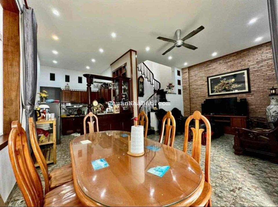 BÁN NHÀ SÂN VƯỜN RỘNG TẠI LÊ HỒNG PHONG P4 VT GIÁ TỐT