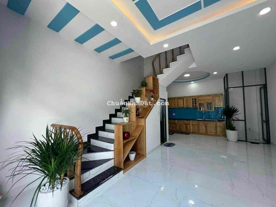 BÁN NHÀ HẺM 127 PHẠM HỒNG THÁI P7 VT. 1T3L sân đậu xe hơi rộng BÁN NHÀ HẺM 127 PHẠM HỒNG THÁI P7 VT. 1T3L sân đậu xe hơi rộng