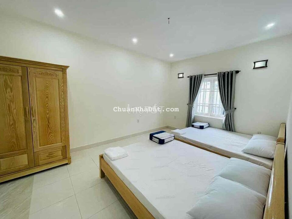 BÁN NHÀ ĐẸP LƯƠNG VĂN CAN P2 VT CÓ GARA ĐẬU XE HƠI HẺM 5m thông đẹp