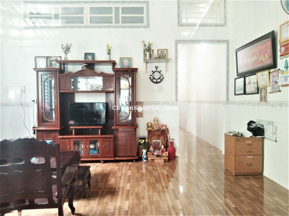 Nhà 10x36 thổ cư mặt tiền Trương Văn Diễn gần chợ ngã 3 xi măng Tây Đô