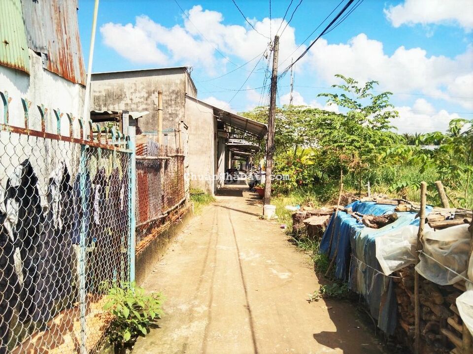 Nhà cũ 7x9 thổ cư gần chợ, gần trường lộ 2m