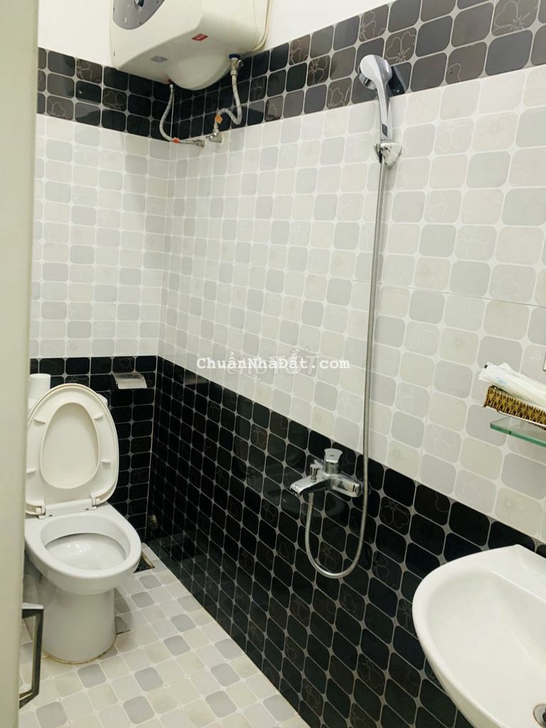 Gia đình cần bán khách sạn 21 phòng ngay trung tâm Tp.Đà Lạt Gia đình cần bán khách sạn 21 phòng ngay trung tâm Tp.Đà Lạt