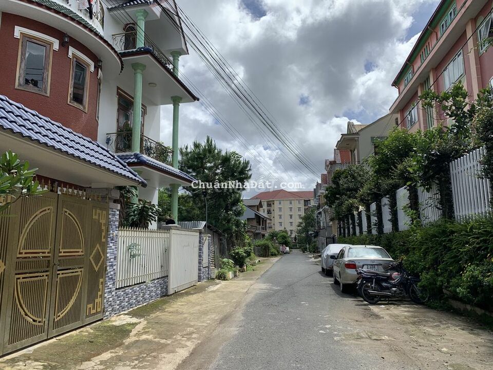 Bán nhà KQH Mê Linh. P9. Đà Lạt. 140m2. Giá *** khu vực 7,8 tỷ Bán nhà KQH Mê Linh. P9. Đà Lạt. 140m2. Giá *** khu vực 7,8 tỷ