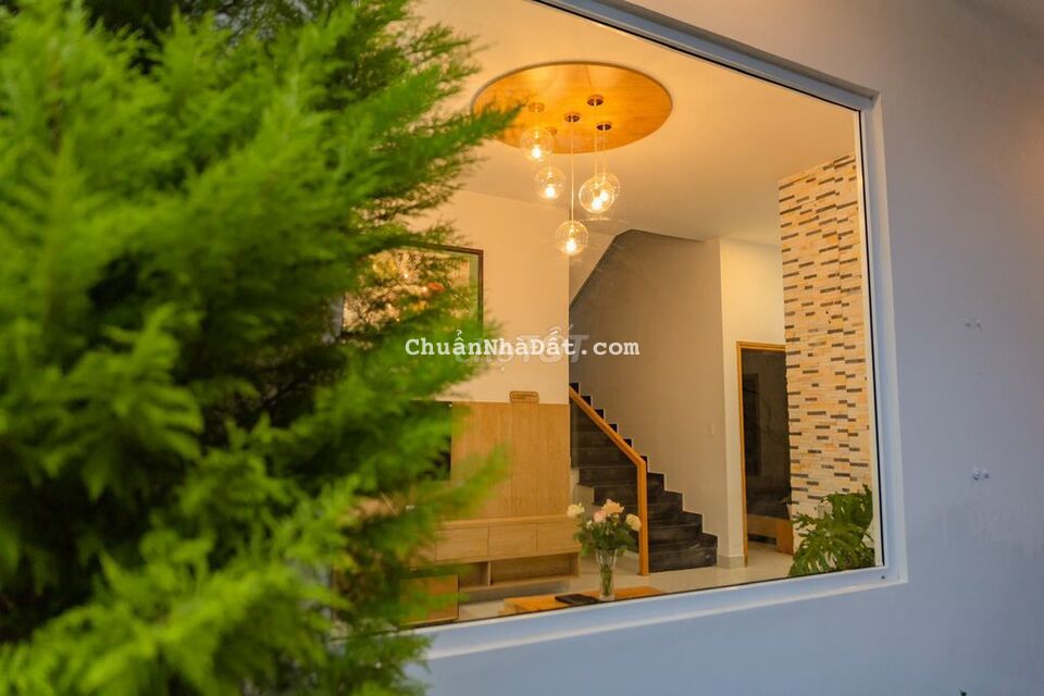 Bán Villa Sân Vườn Phường 8. Đà Lạt. Thu Nhập Ổn Định 70-80tr/1 Tháng.