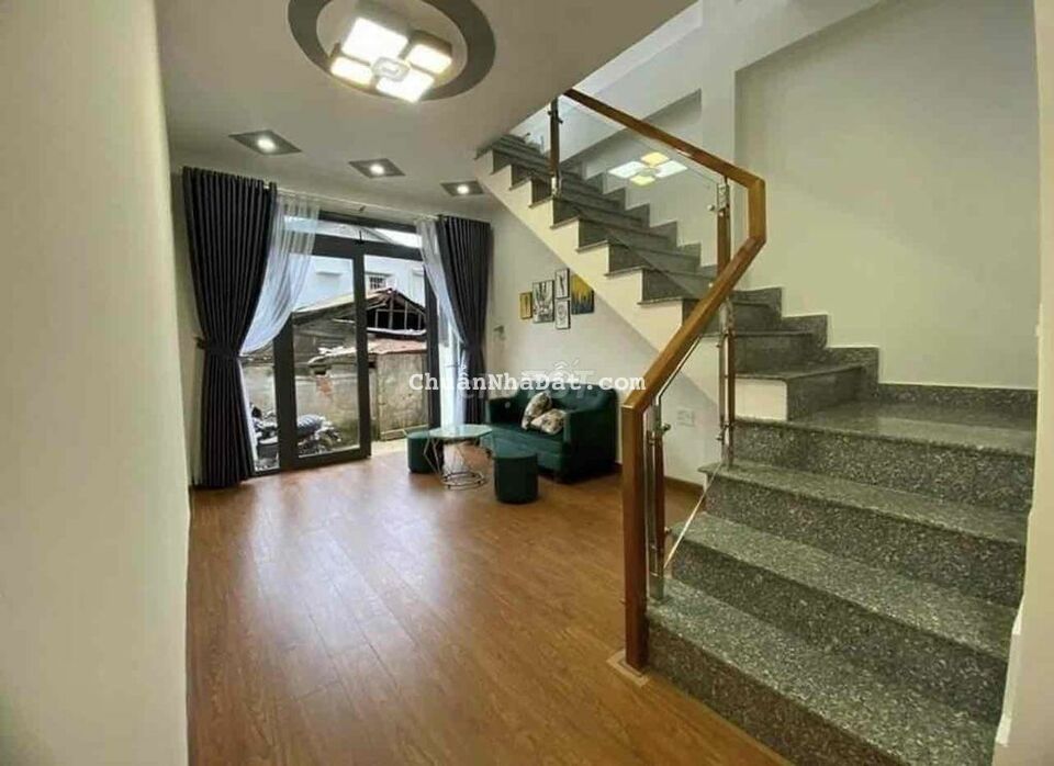 Bán gấp nhà đẹp 3.55 tỷ sổ riêng xây dựng La Sơn P